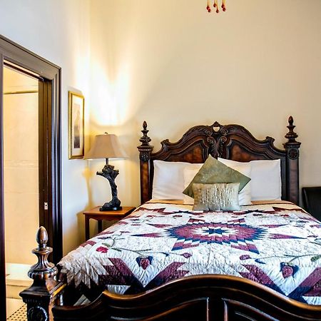 Hotel Puddicombe House New Hamburg Esterno foto