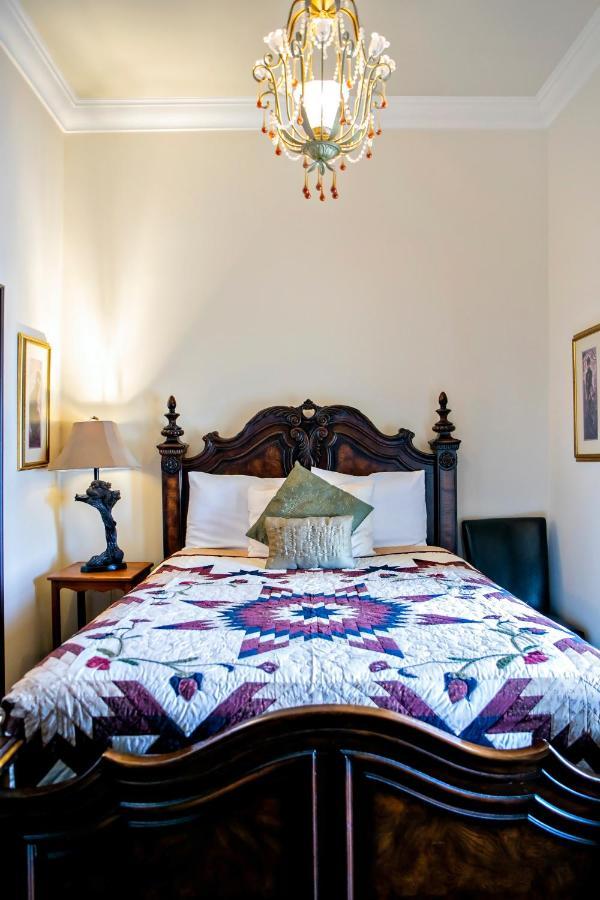 Hotel Puddicombe House New Hamburg Esterno foto