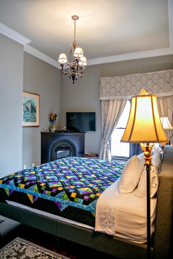Hotel Puddicombe House New Hamburg Esterno foto
