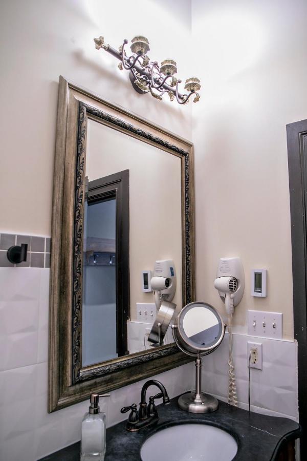 Hotel Puddicombe House New Hamburg Esterno foto