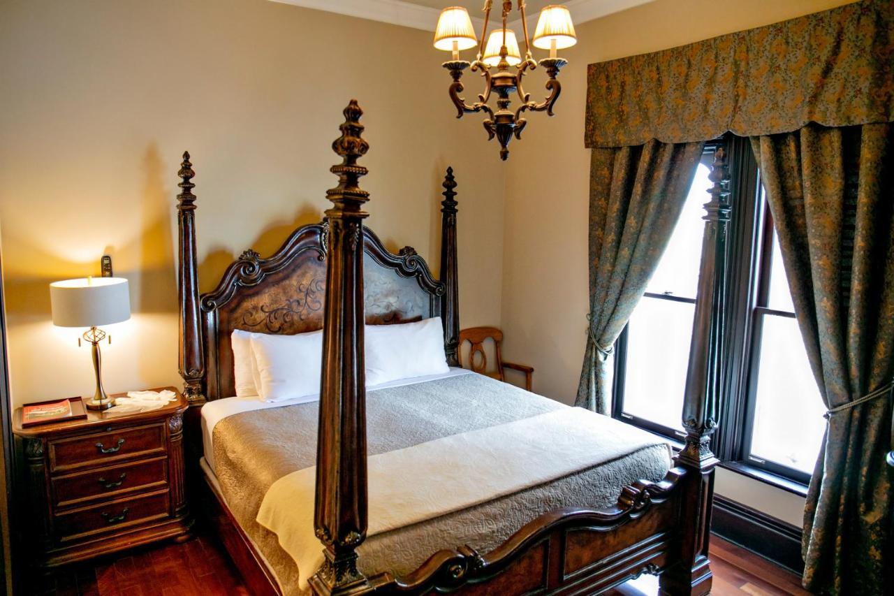 Hotel Puddicombe House New Hamburg Esterno foto