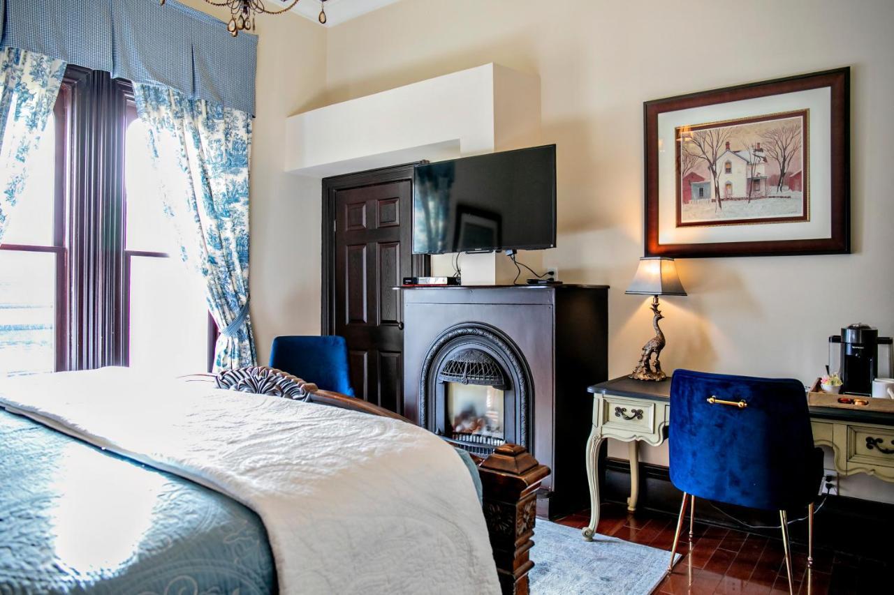 Hotel Puddicombe House New Hamburg Esterno foto